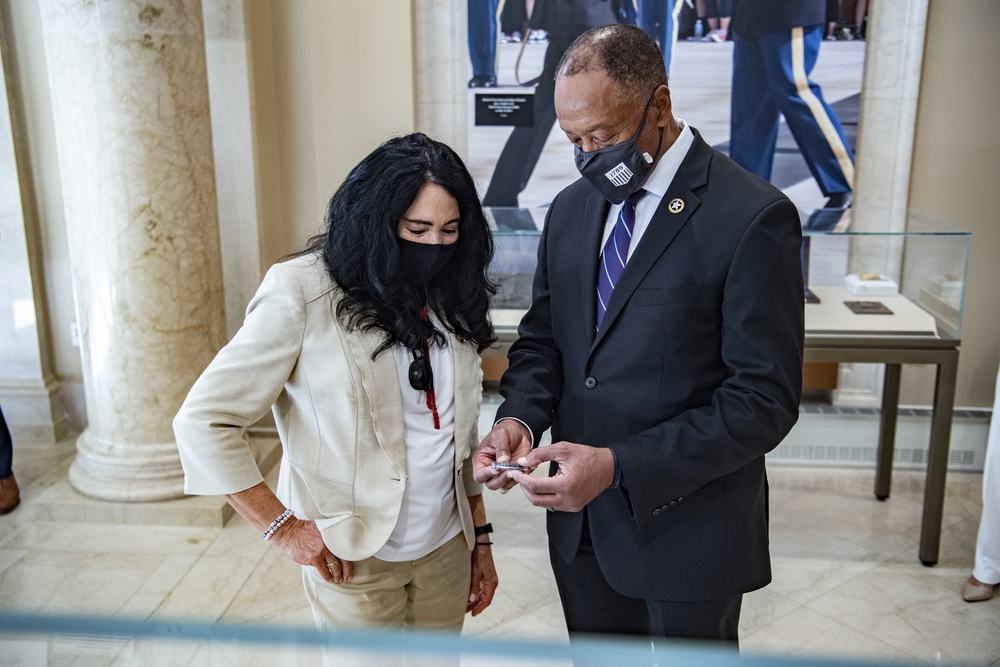 U.S. Marshals Service Director Donald W. Washington Participates in a Public Wreath-Laying Ceremony at the Tomb of the Unknown Soldier