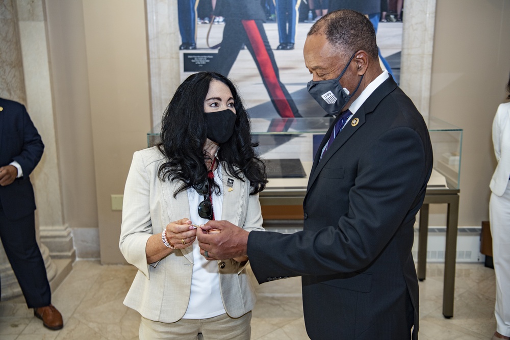 U.S. Marshals Service Director Donald W. Washington Participates in a Public Wreath-Laying Ceremony at the Tomb of the Unknown Soldier