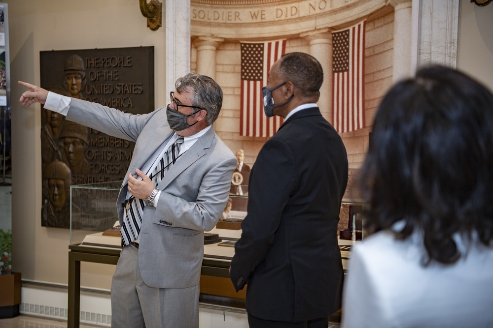 U.S. Marshals Service Director Donald W. Washington Participates in a Public Wreath-Laying Ceremony at the Tomb of the Unknown Soldier