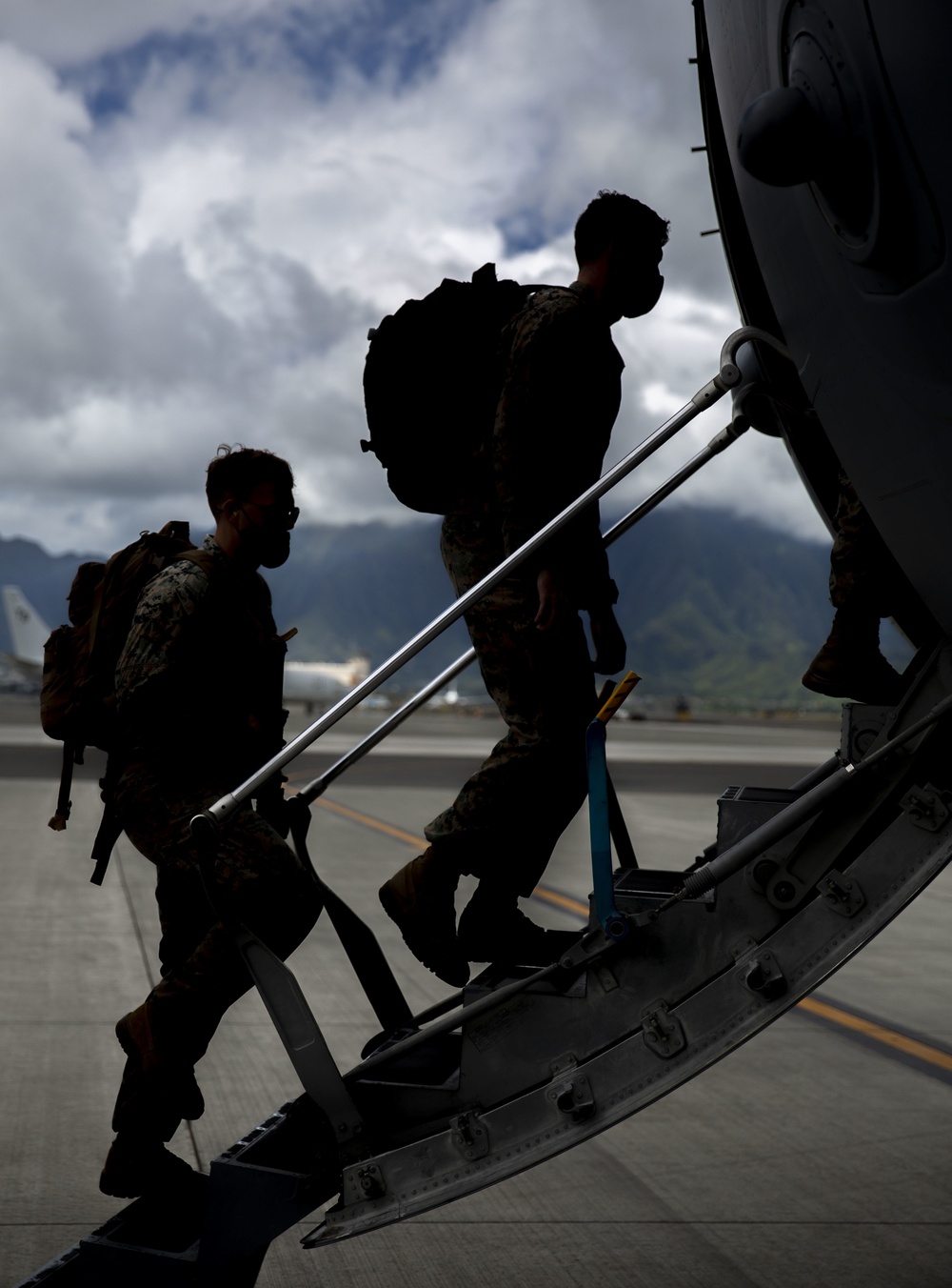 U.S. Marines and Airmen Conduct Joint Operations during LSE21