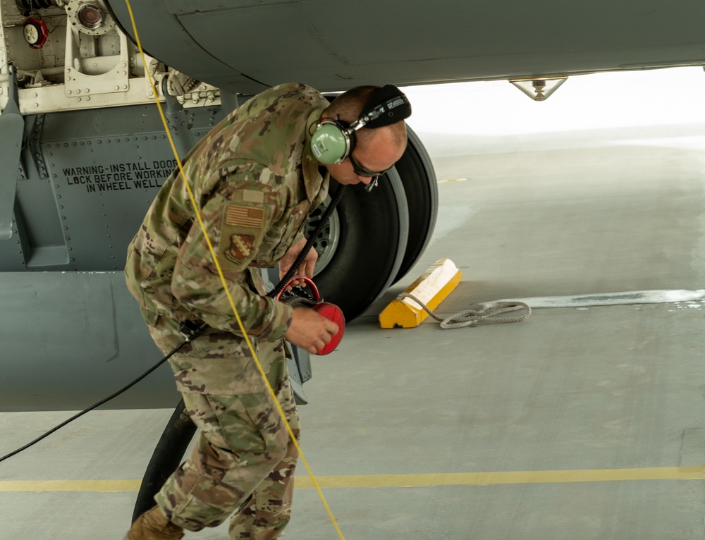 First Hot Refuel of KC-135 in Eastern Europe