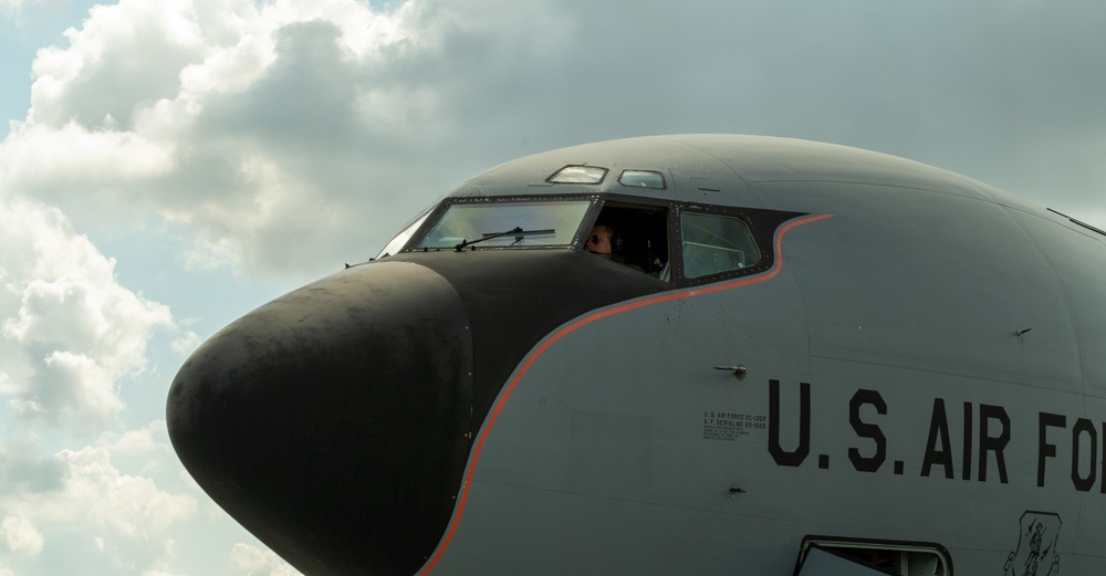 First Hot Refuel of KC-135 in Eastern Europe