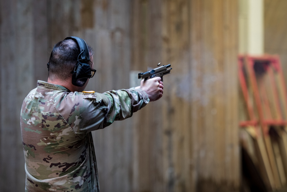 Green Berets compete in AMU pistol competition