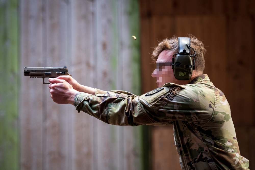 Green Berets compete in AMU pistol competition