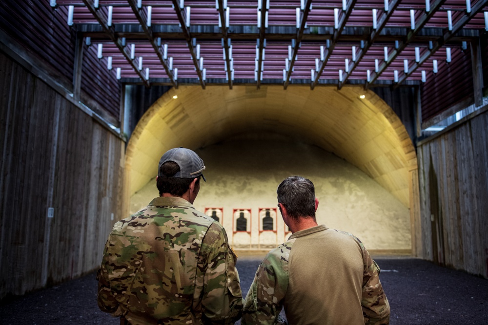 Green Berets compete in AMU pistol competition