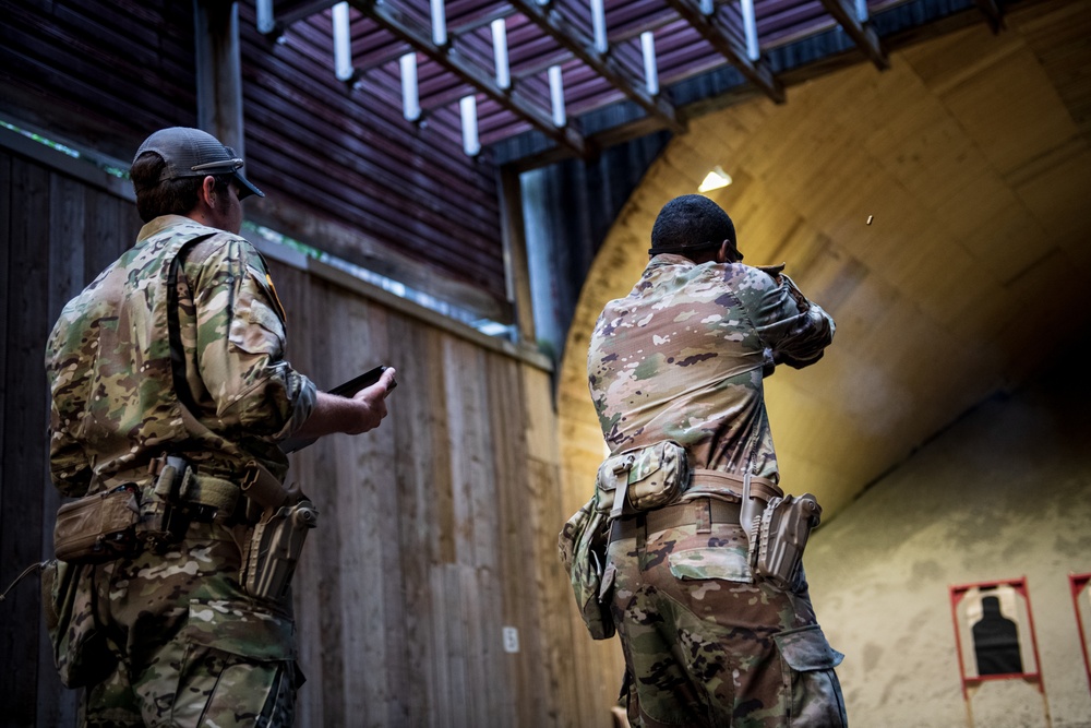 Green Berets compete in AMU pistol competition