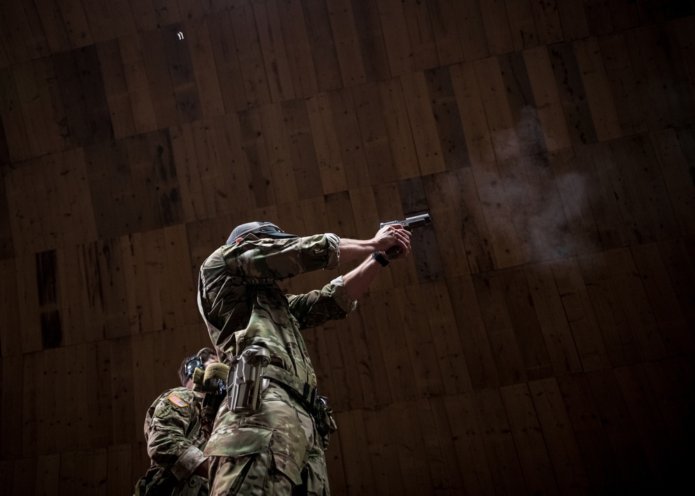 Green Berets compete in AMU pistol competition