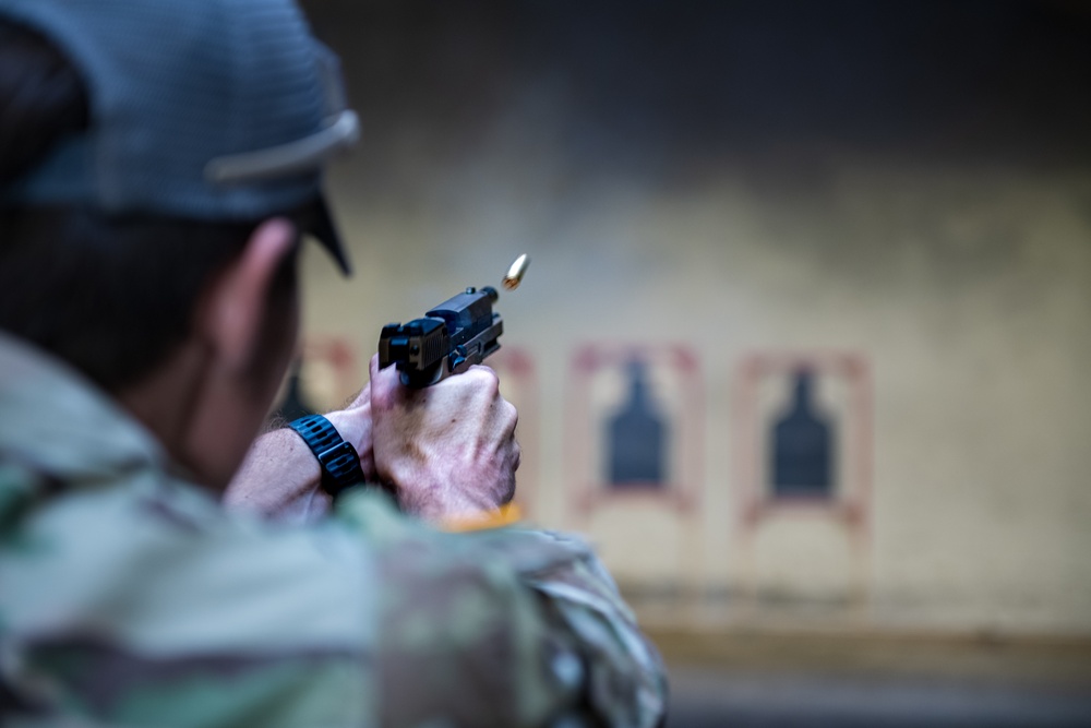 Green Berets compete in AMU pistol competition