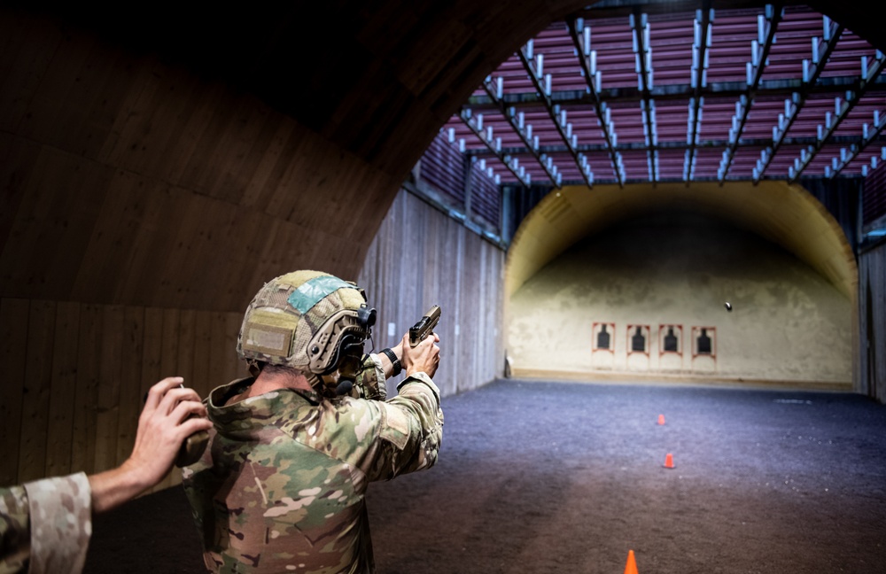 Green Berets compete in AMU pistol competition