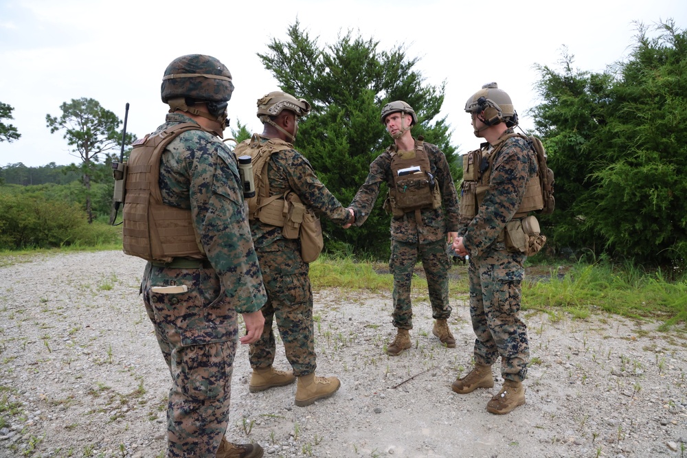 II MEF DCG visits 2dMarDiv and 22nd MEU at a live-fire range