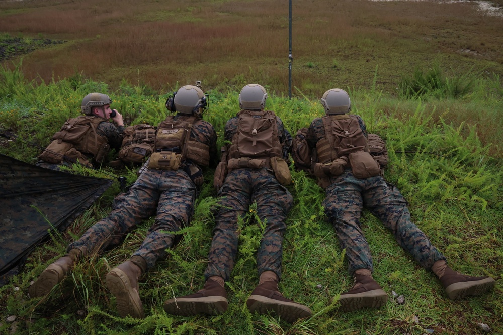 II MEF DCG visits 2dMarDiv and 22nd MEU at a live-fire range