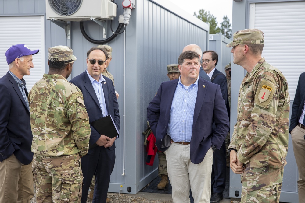 House Armed Services Committee members visit &quot;Burt's Knights&quot;