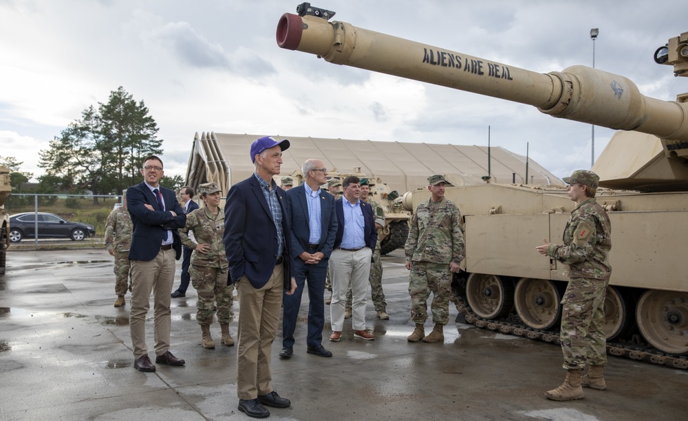 House Armed Services Committee members visit &quot;Burt's Knights&quot;