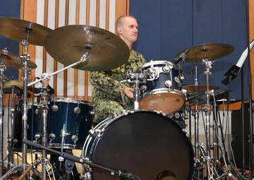 Navy Band Great Lakes Back to Performing before Audiences