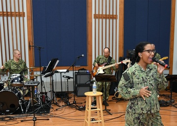 Navy Band Great Lakes Back to Performing before Audiences
