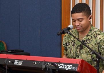 Navy Band Great Lakes Back to Performing before Audiences