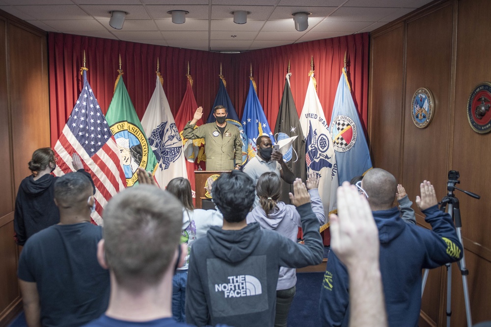 NTAG Pacific Northwest Commanding Officer Administers the Oath of Enlistment to Future Sailors