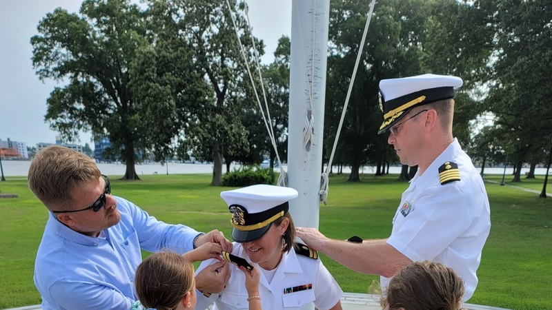 Naval Submarine Medical Research Laboratory Celebrates Lieutenant’s Promotion