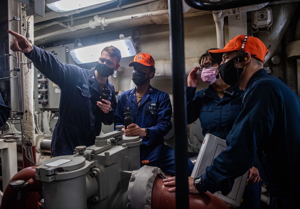 Electrician’s Mate Discusses a Simulated Engineering Casualty Aboard USS Michael Murphy (DDG 112)