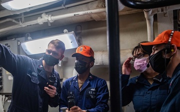 Electrician’s Mate Discusses a Simulated Engineering Casualty Aboard USS Michael Murphy (DDG 112)