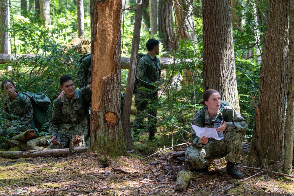 DVIDS - Images - NROTC Midshipmen Complete Enemy Evasion Scenario ...