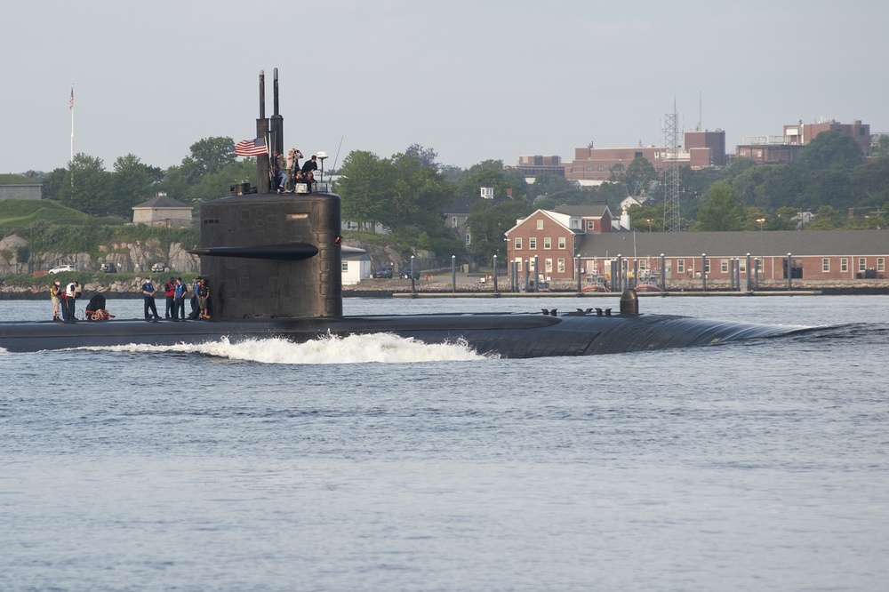 USS Newport News (SSN 750) Returns