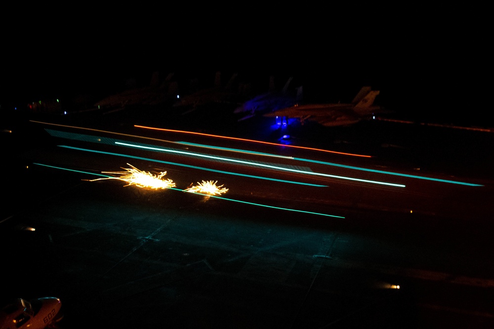 USS Carl Vinson (CVN 70) Conducts Night Flight Operations