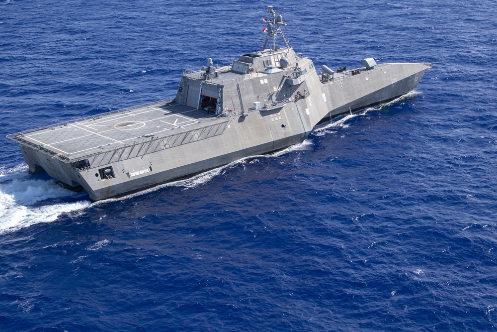 USS Jackson (LCS 6) transits Pacific Ocean