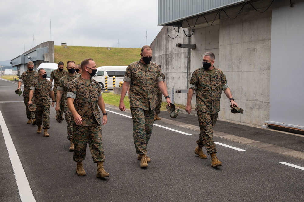 Deputy Commandant for Aviation visits MCAS Iwakuni