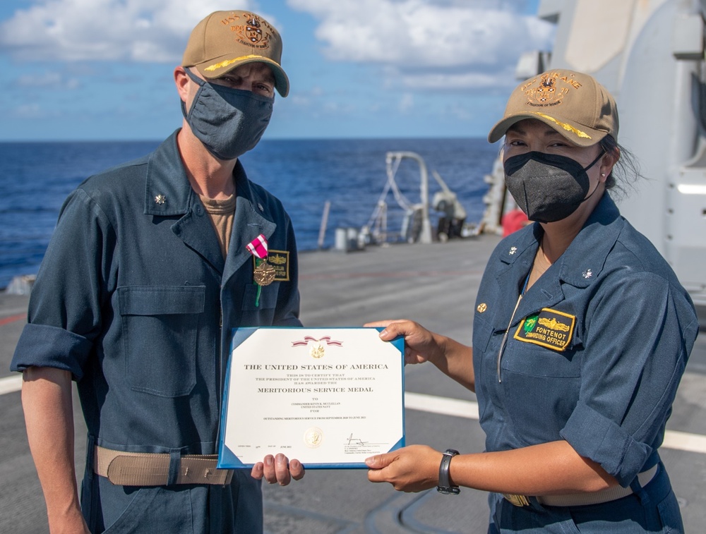 USS O'Kane (DDG 77) Conducts Award Ceremony