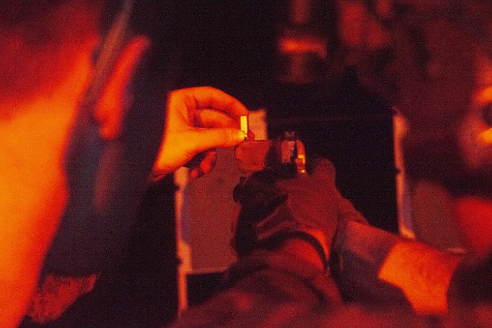 US Marines conduct Weapons Familiarization training
