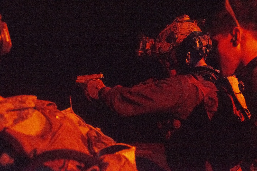 US Marines conduct Weapons Familiarization training