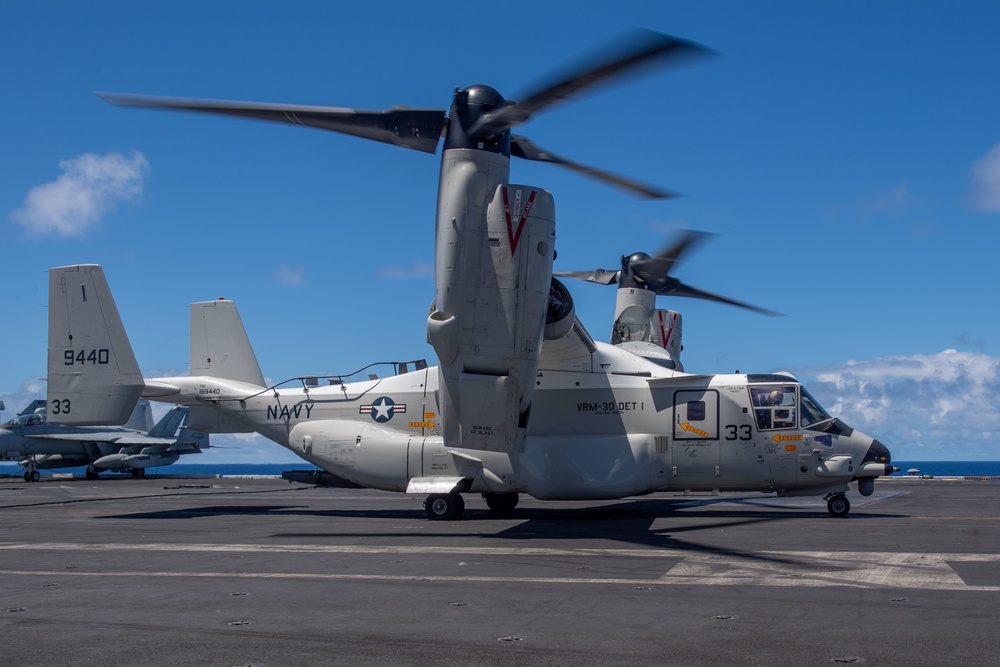 USS Carl Vinson (CVN 70) Ospey taxis flight deck