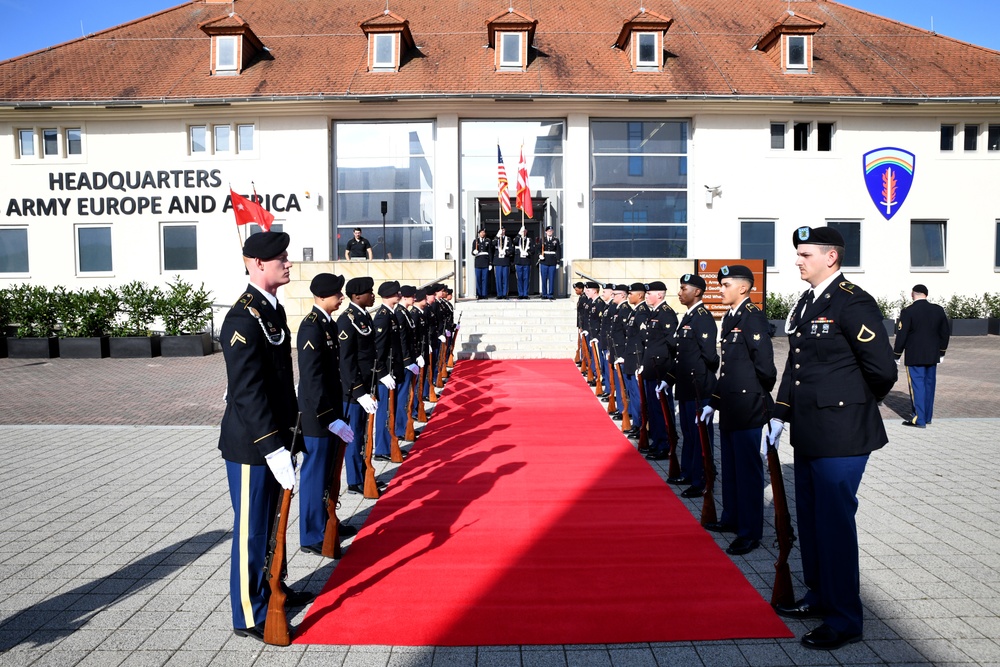 Commander of the Danish Army visits U.S. Army Europe and Africa headquarters