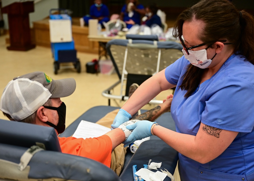 19th MDG hosts blood drive