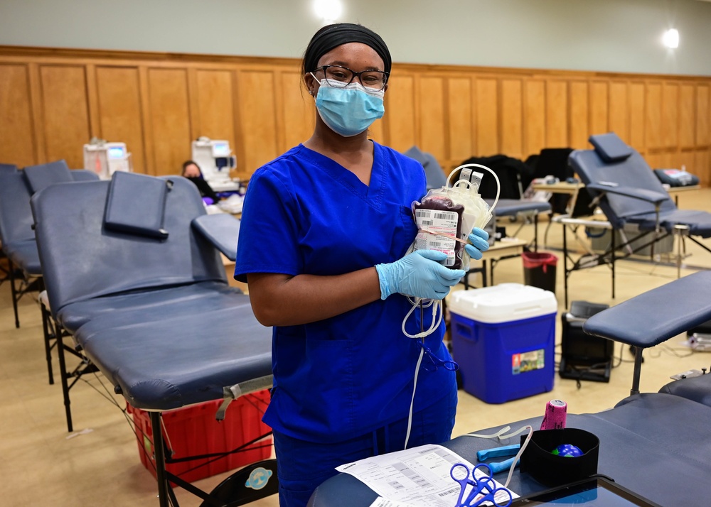 19th MDG hosts blood drive