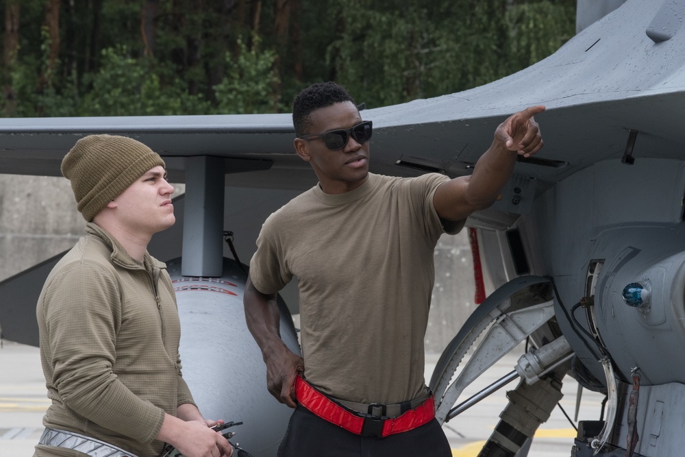 480th EFS hosts Crew Chief for a Launch