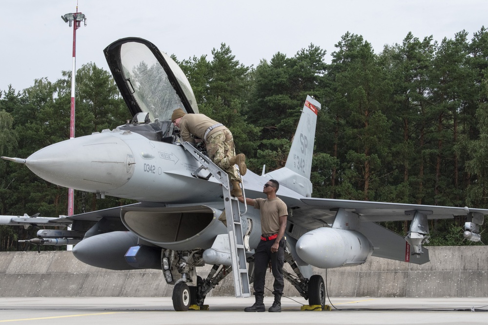 480th EFS hosts Crew Chief for a Launch