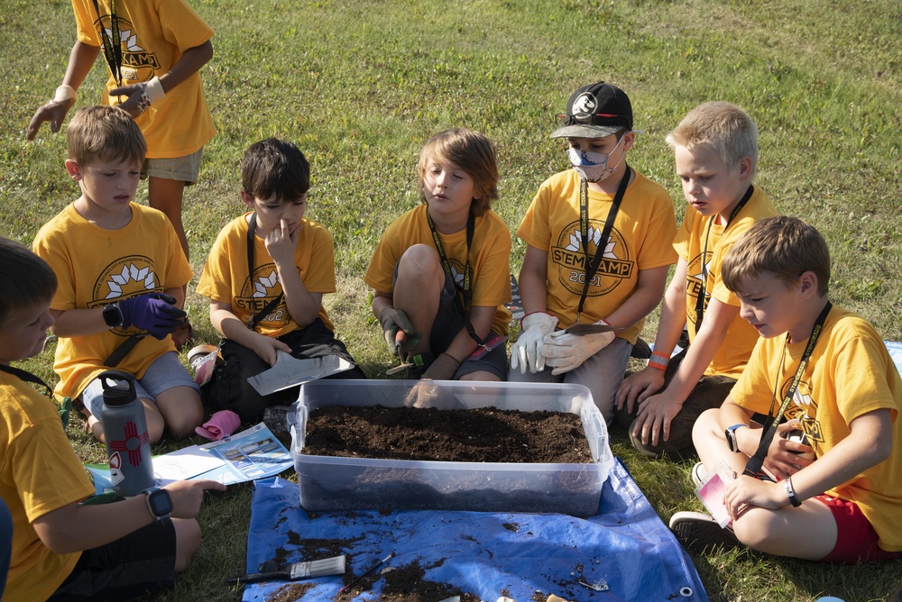 Army engineers teach 125 students about STEM in Alaska