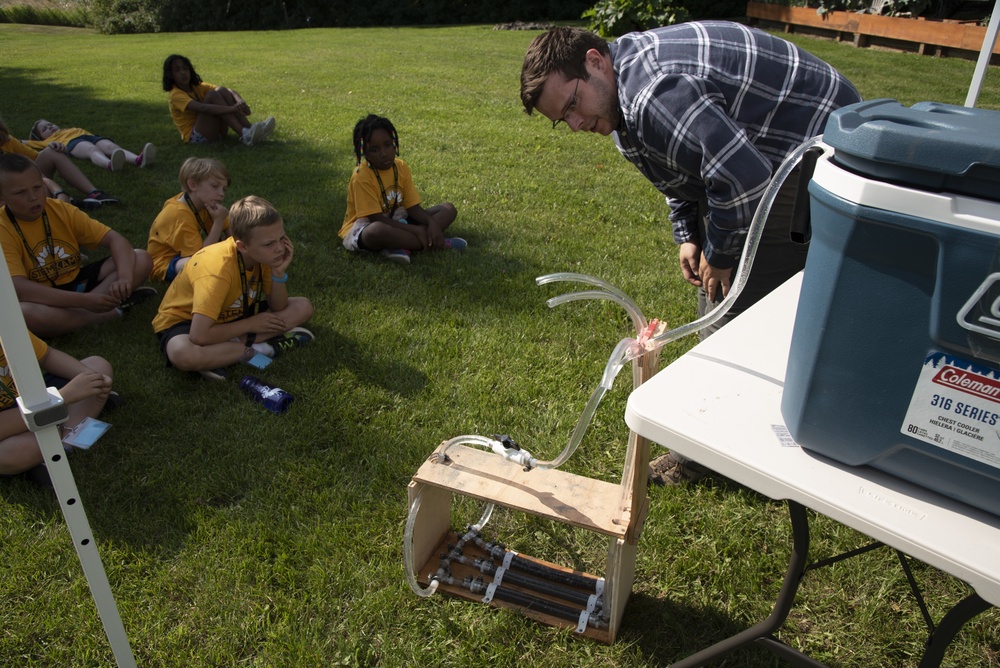 Army engineers teach 125 students about STEM in Alaska