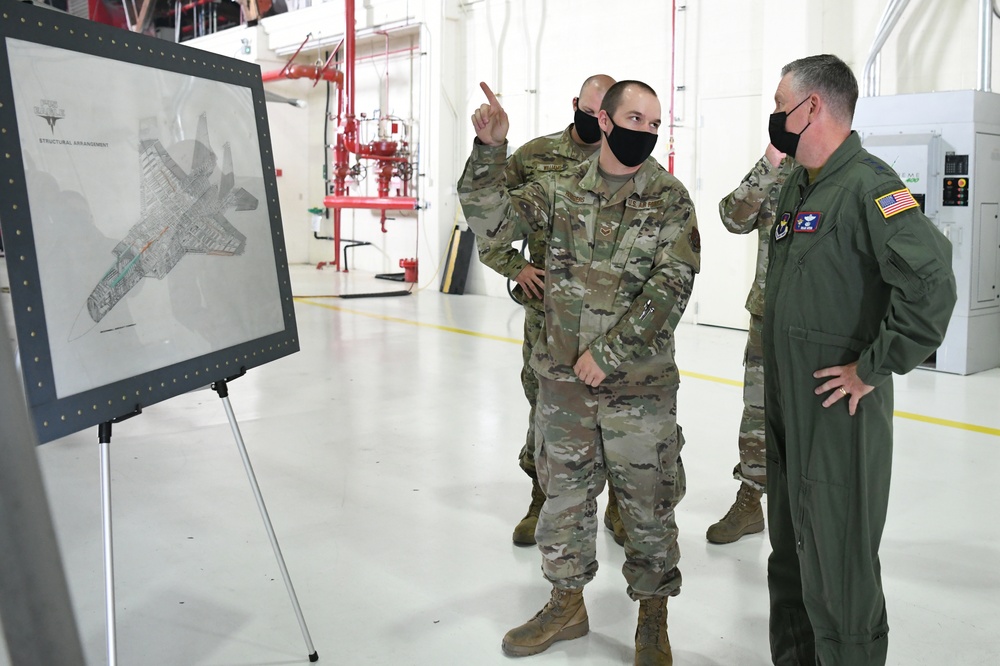 AETC commander visits Team Kingsley