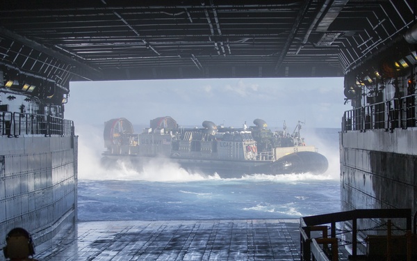 3d Marine Division conducts a ship-to-shore movement during LSE21