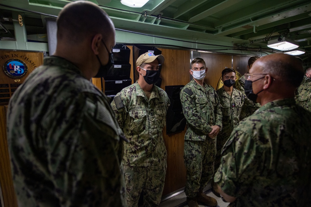 CNO visits COMSUBDEVRON 5 and USS Jimmy Carter (SSN 23)