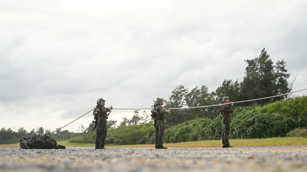 Marines conduct Special Patrol Insertion and Extraction Rigging Training