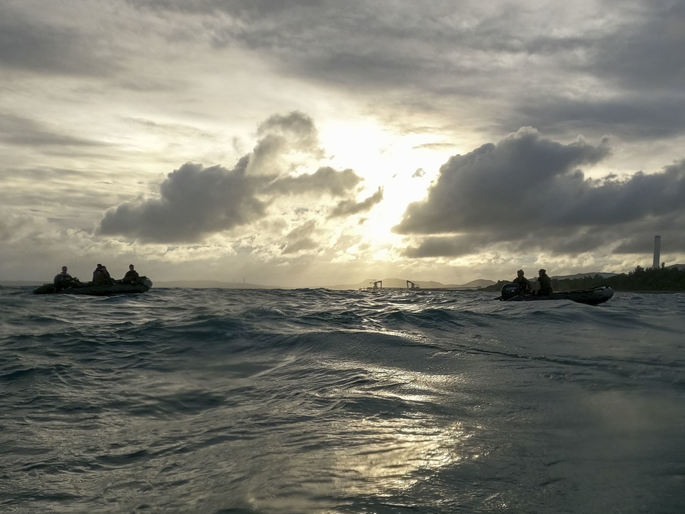 Marines conduct Special Patrol Insertion and Extraction Rigging Training