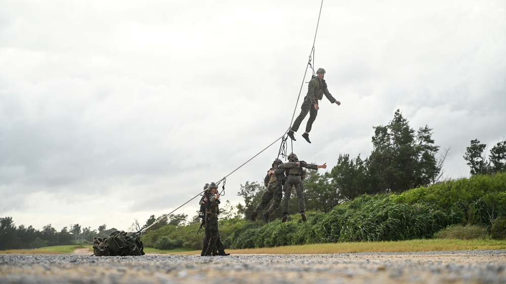 Marines conduct Special Patrol Insertion and Extraction Rigging Training