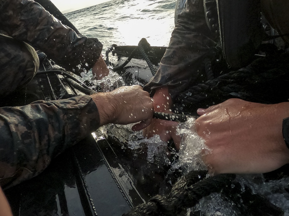 Marines conduct Special Patrol Insertion and Extraction Rigging Training