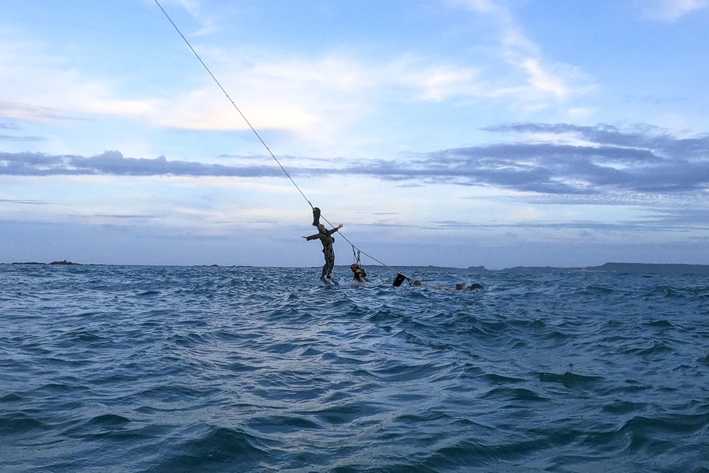 Marines conduct Special Patrol Insertion and Extraction Rigging Training