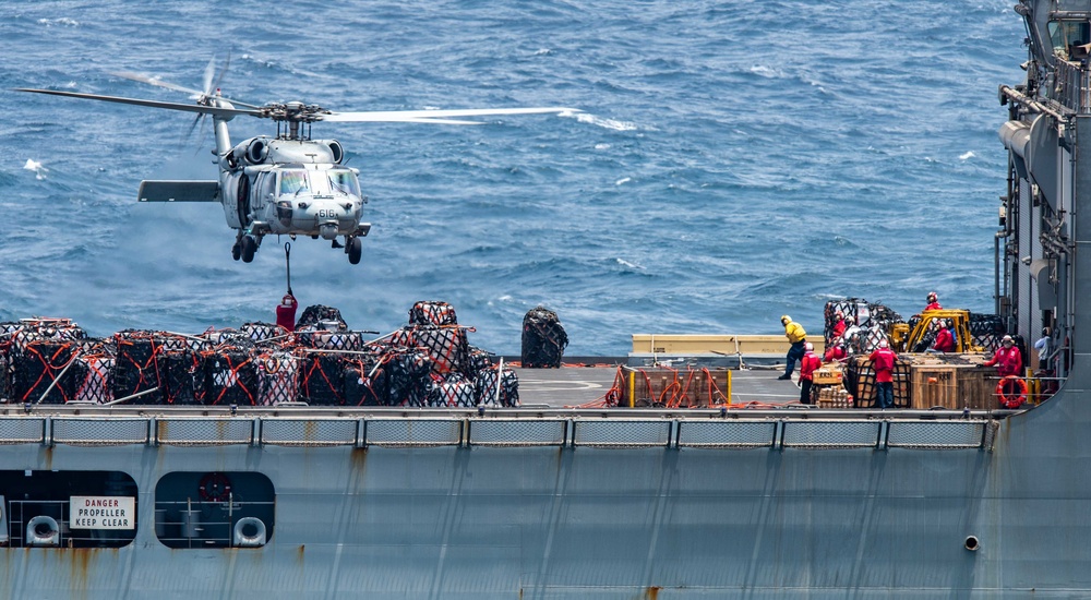 USS Ronald Reagan (CVN 76) Vertical Replenishment