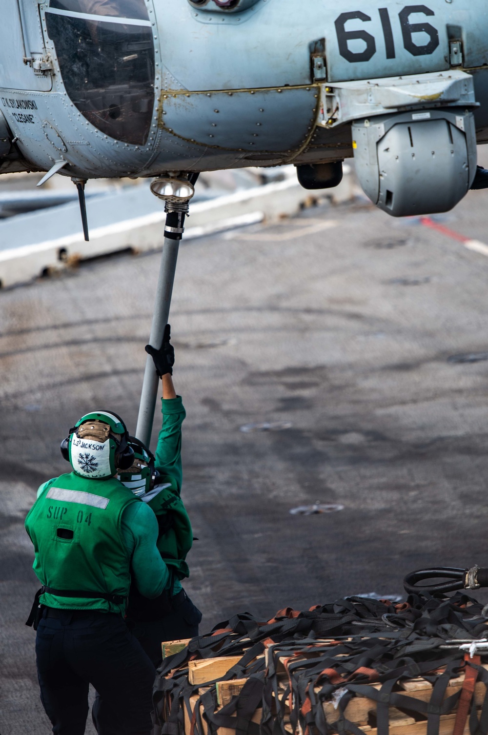 USS Ronald Reagan (CVN 76) Vertical Replenishment